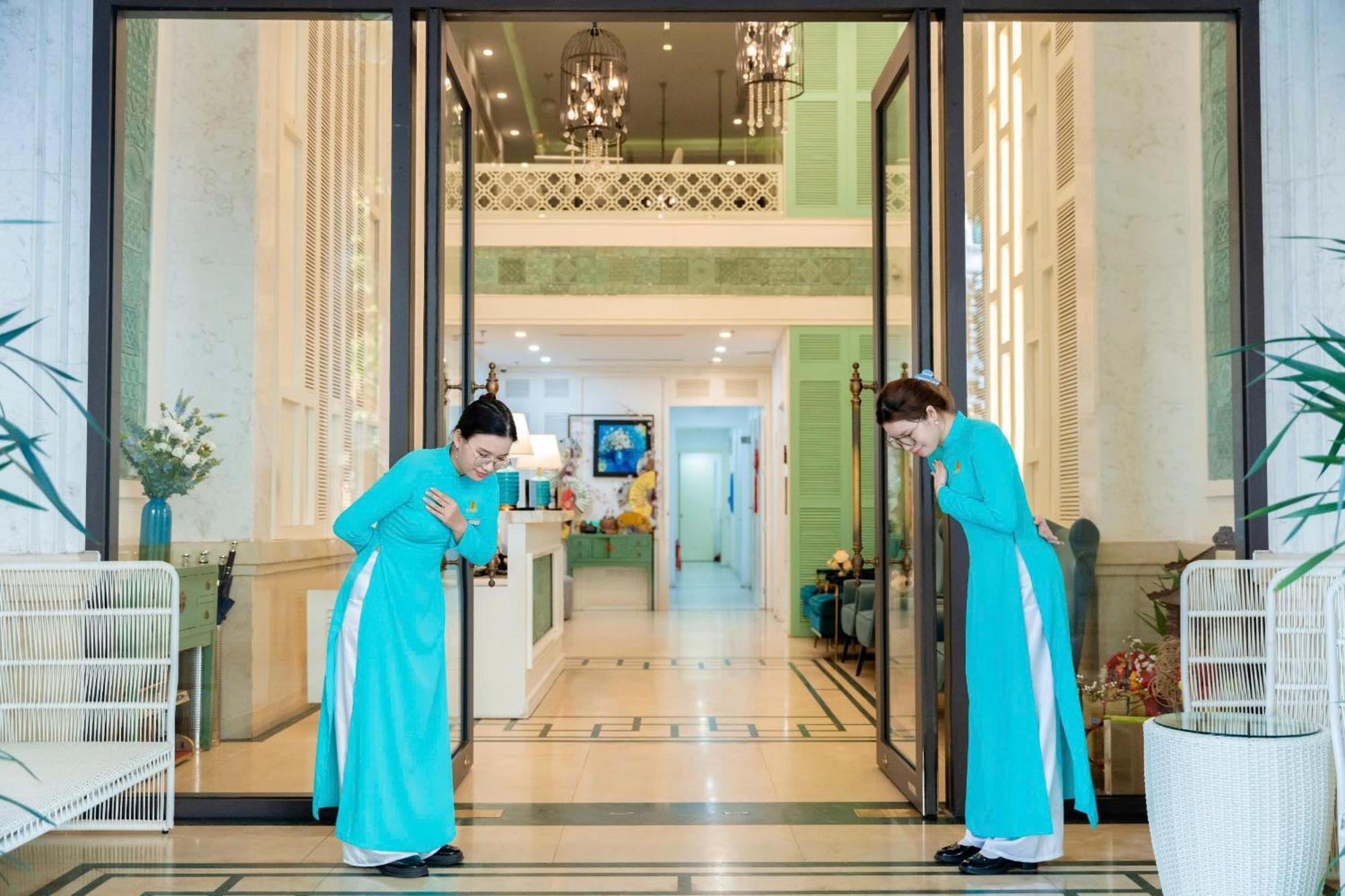 Minasi Hanoioi Lakeside Hotel Luaran gambar